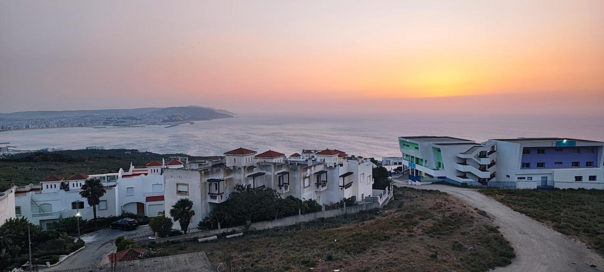 Magnifique Appartement De Standing A Tanger Avec Vue Sur Mer Et Acces Piscine Ngoại thất bức ảnh